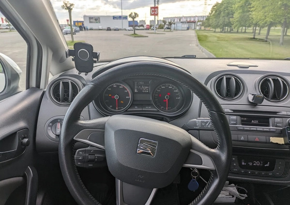 Seat Ibiza cena 26999 przebieg: 142000, rok produkcji 2014 z Poznań małe 106